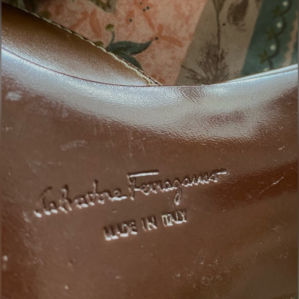 Ferragamo Chocolate Brown 2.25 inch Sandals. Size 8B, Made in Italy. Stunning - Picture 5 of 16
